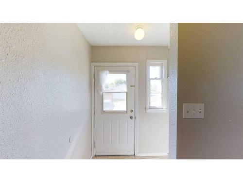 9837 100A Avenue, Sexsmith, AB - Indoor Photo Showing Other Room