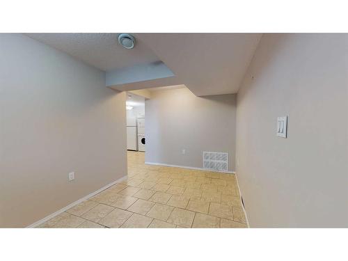 9837 100A Avenue, Sexsmith, AB - Indoor Photo Showing Other Room