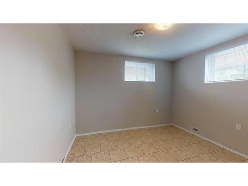 9837 100A Avenue, Sexsmith, AB - Indoor Photo Showing Other Room