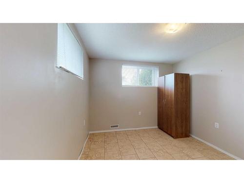 9837 100A Avenue, Sexsmith, AB - Indoor Photo Showing Other Room