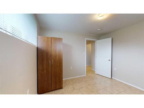 9837 100A Avenue, Sexsmith, AB - Indoor Photo Showing Other Room