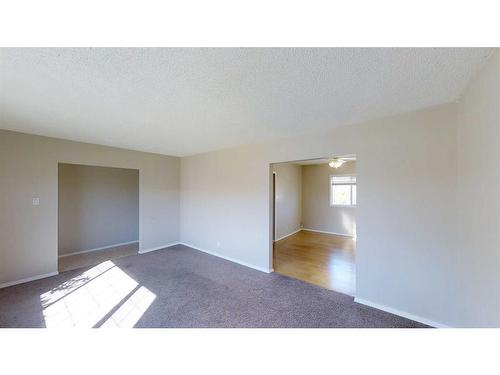 9837 100A Avenue, Sexsmith, AB - Indoor Photo Showing Other Room