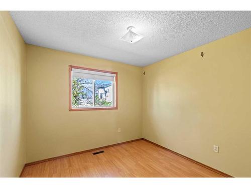 8944 105 Avenue, Grande Prairie, AB - Indoor Photo Showing Other Room