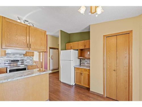 8944 105 Avenue, Grande Prairie, AB - Indoor Photo Showing Kitchen