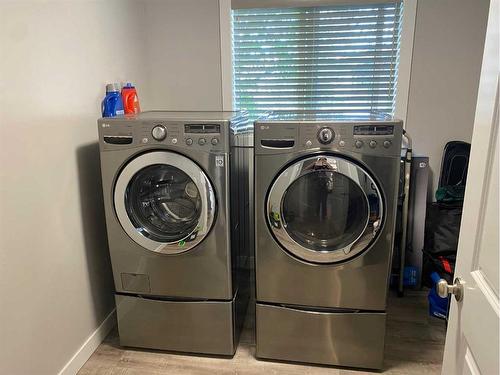 5408 46 Avenue, Rycroft, AB - Indoor Photo Showing Laundry Room