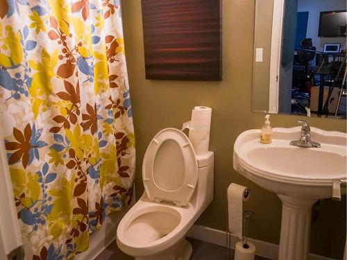 10606 128 Avenue, Grande Prairie, AB - Indoor Photo Showing Bathroom