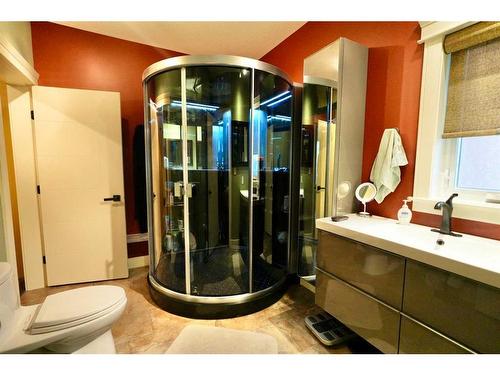 10632 85 Street, Peace River, AB - Indoor Photo Showing Bathroom