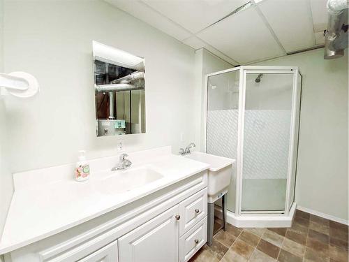 4917 46 Avenue, Spirit River, AB - Indoor Photo Showing Bathroom