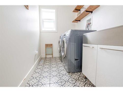 8918 94 Avenue, Grande Prairie, AB - Indoor Photo Showing Laundry Room