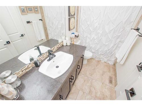 8918 94 Avenue, Grande Prairie, AB - Indoor Photo Showing Bathroom