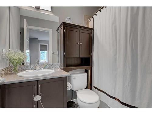 10222 87 Street, Grande Prairie, AB - Indoor Photo Showing Bathroom
