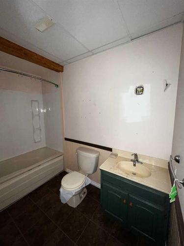 303-Rr 234 71127, Rural Greenview No. 16, M.D. Of, AB - Indoor Photo Showing Bathroom