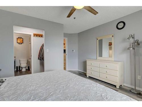 207-10405 99 Avenue, Grande Prairie, AB - Indoor Photo Showing Bedroom