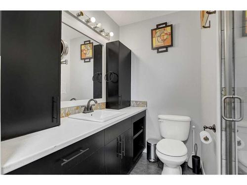 207-10405 99 Avenue, Grande Prairie, AB - Indoor Photo Showing Bathroom