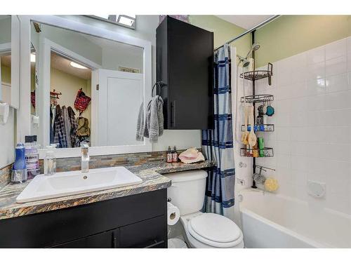 207-10405 99 Avenue, Grande Prairie, AB - Indoor Photo Showing Bathroom