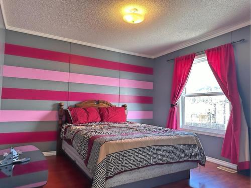 225 Mawdsley Crescent, Grande Cache, AB - Indoor Photo Showing Bedroom