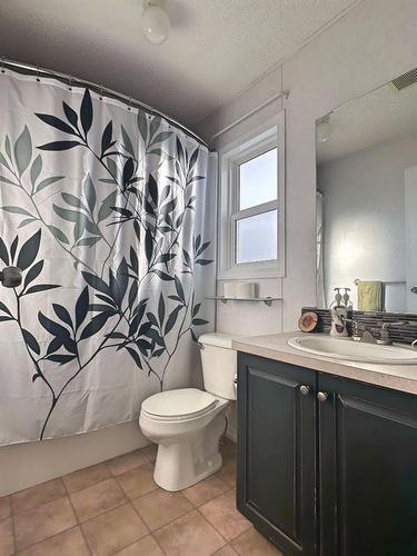 225 Mawdsley Crescent, Grande Cache, AB - Indoor Photo Showing Bathroom