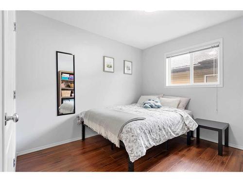 117 Pinnacle Avenue, Grande Prairie, AB - Indoor Photo Showing Bedroom