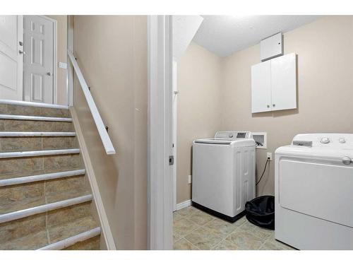 117 Pinnacle Avenue, Grande Prairie, AB - Indoor Photo Showing Laundry Room