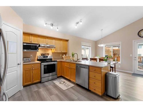 117 Pinnacle Avenue, Grande Prairie, AB - Indoor Photo Showing Kitchen With Double Sink