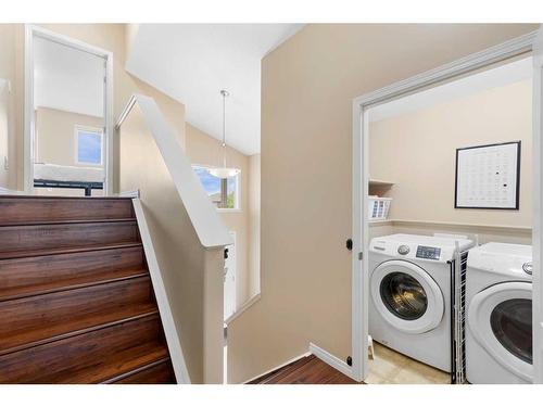 117 Pinnacle Avenue, Grande Prairie, AB - Indoor Photo Showing Laundry Room