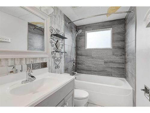 11802 96 Street, Grande Prairie, AB - Indoor Photo Showing Bathroom