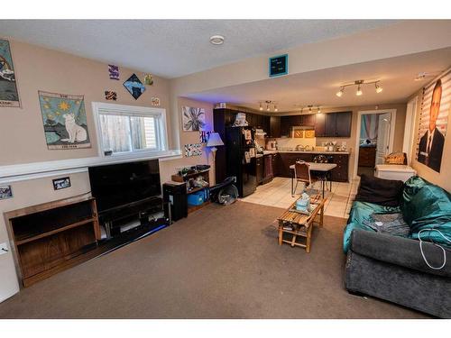 A/B-8918 71 Avenue, Grande Prairie, AB - Indoor Photo Showing Other Room