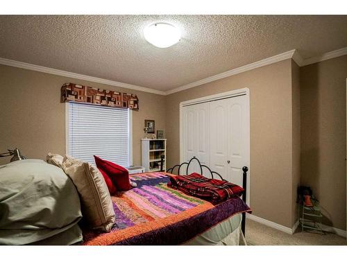 1-6-10709 108 Avenue, Fairview, AB - Indoor Photo Showing Bedroom