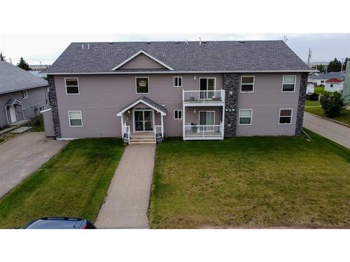 1-6-10709 108 Avenue, Fairview, AB - Outdoor With Balcony With Facade