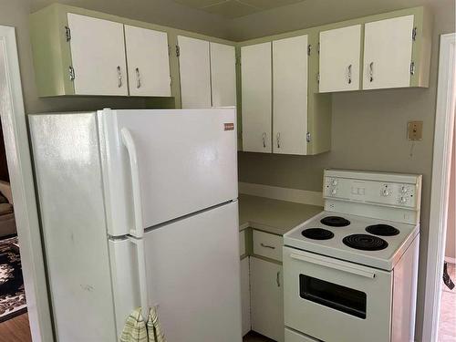 4801 O'Brien Drive, High Prairie, AB - Indoor Photo Showing Kitchen