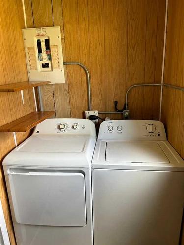 4801 O'Brien Drive, High Prairie, AB - Indoor Photo Showing Laundry Room