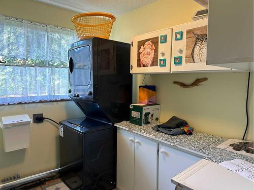 4901 53 Avenue, Berwyn, AB - Indoor Photo Showing Laundry Room