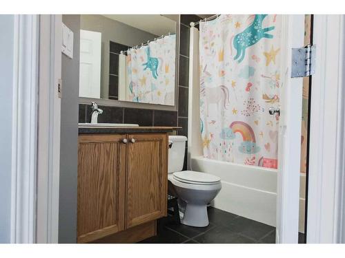 7122 90 Street, Grande Prairie, AB - Indoor Photo Showing Bathroom