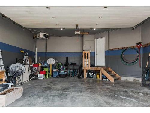 7122 90 Street, Grande Prairie, AB - Indoor Photo Showing Garage