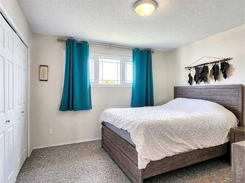 9817 102 Street, Grande Cache, AB - Indoor Photo Showing Bedroom