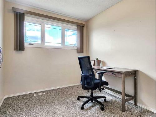 9817 102 Street, Grande Cache, AB - Indoor Photo Showing Office