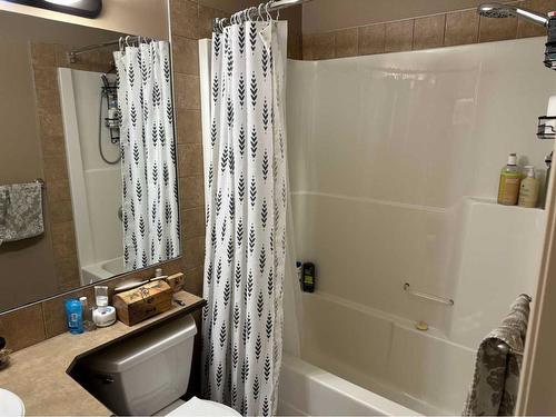 9045 131 Avenue, Grande Prairie, AB - Indoor Photo Showing Bathroom
