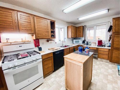 4431 45A Avenue, Rycroft, AB - Indoor Photo Showing Kitchen