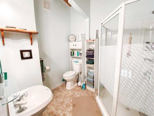 4431 45A Avenue, Rycroft, AB - Indoor Photo Showing Bathroom