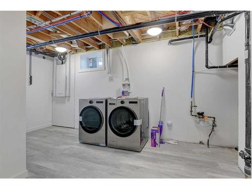 8805 102 Street, Grande Prairie, AB - Indoor Photo Showing Laundry Room