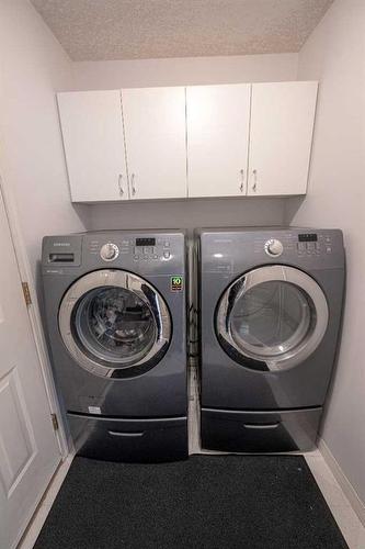 6122 98 Street, Grande Prairie, AB - Indoor Photo Showing Laundry Room