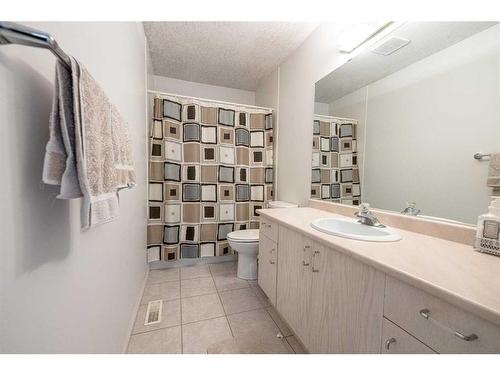 6122 98 Street, Grande Prairie, AB - Indoor Photo Showing Bathroom