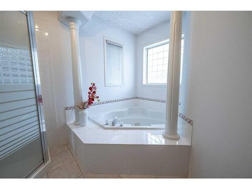 6122 98 Street, Grande Prairie, AB - Indoor Photo Showing Bathroom