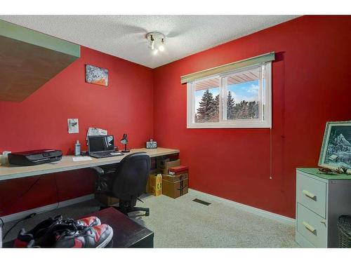 9851 80 Avenue, Grande Prairie, AB - Indoor Photo Showing Office