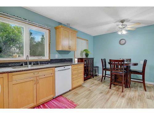 9851 80 Avenue, Grande Prairie, AB - Indoor Photo Showing Kitchen