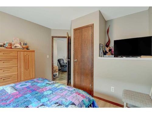 9615 90 Street, Grande Prairie, AB - Indoor Photo Showing Bedroom