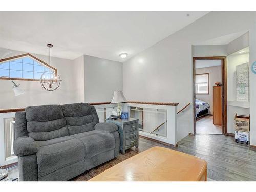 9615 90 Street, Grande Prairie, AB - Indoor Photo Showing Living Room