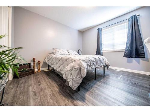 L102-8640 103 Avenue, Grande Prairie, AB - Indoor Photo Showing Bedroom