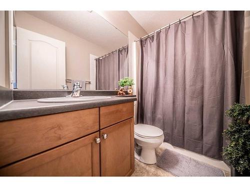 L102-8640 103 Avenue, Grande Prairie, AB - Indoor Photo Showing Bathroom