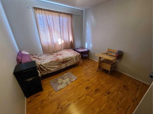 4410 49 Avenue, Grimshaw, AB - Indoor Photo Showing Bedroom